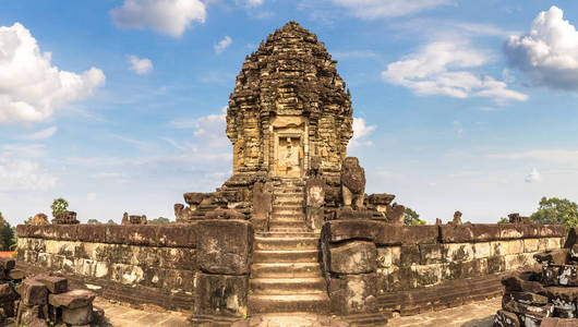 夏季柬埔寨暹粒复杂吴哥窟 Bakong Prasat 寺全景