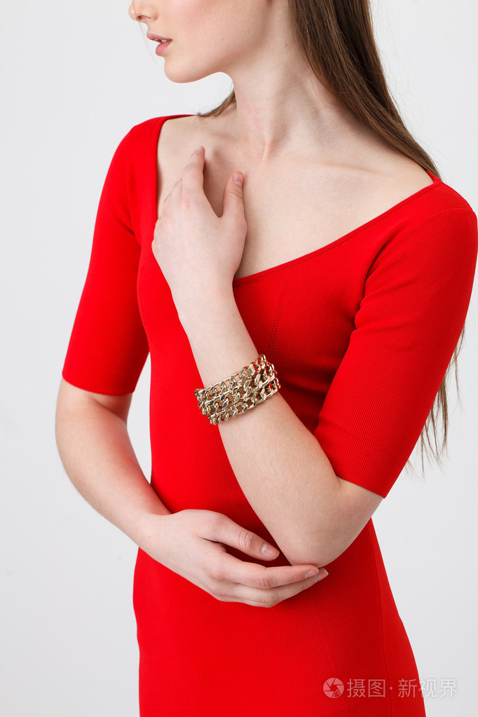 穿红衣服的女人