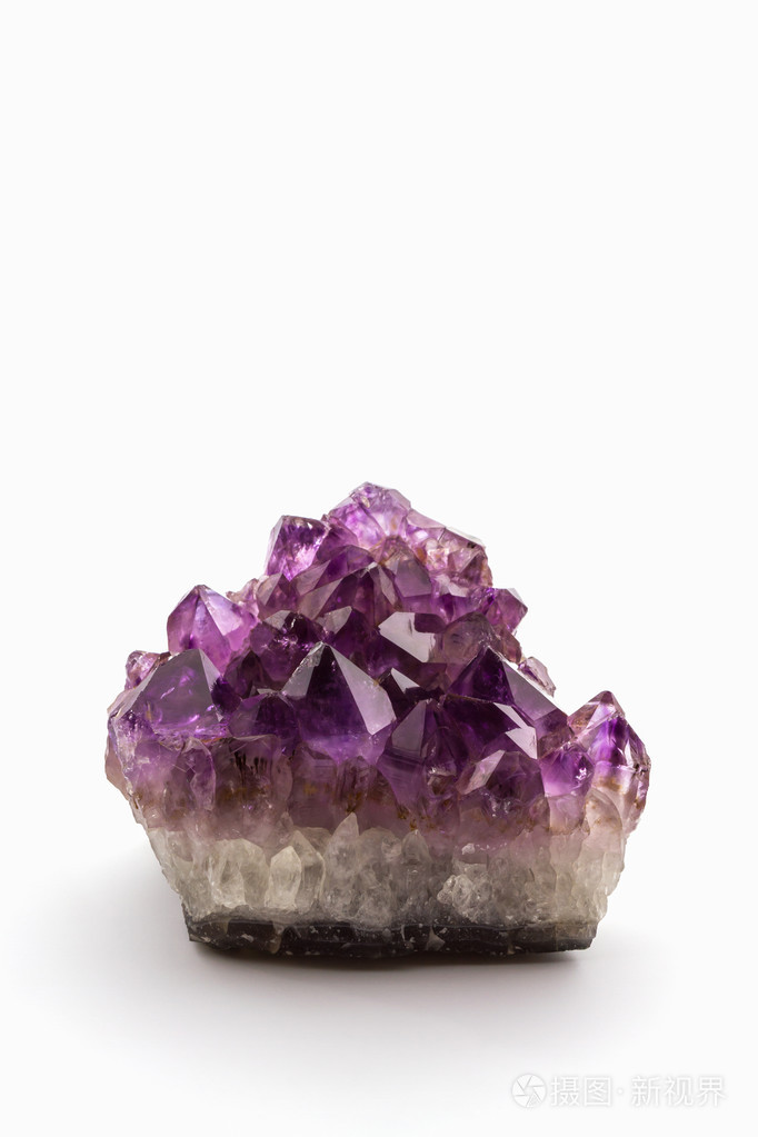 水晶石头,紫色粗糙紫水晶晶体