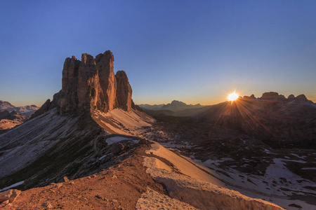 tre 犯罪 di lavaredo 在日落时分，白云石的阿尔卑斯山，意大利