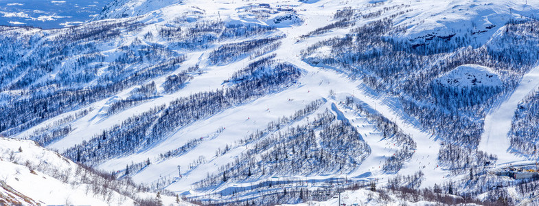 滑雪场在瑟达尔