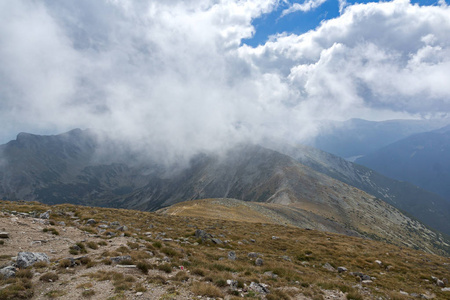 令人惊叹的全景从高穆萨拉峰, 里拉山, 保加利亚