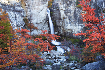 瀑布，装载菲茨罗伊，冰川国家公园 Patagoni