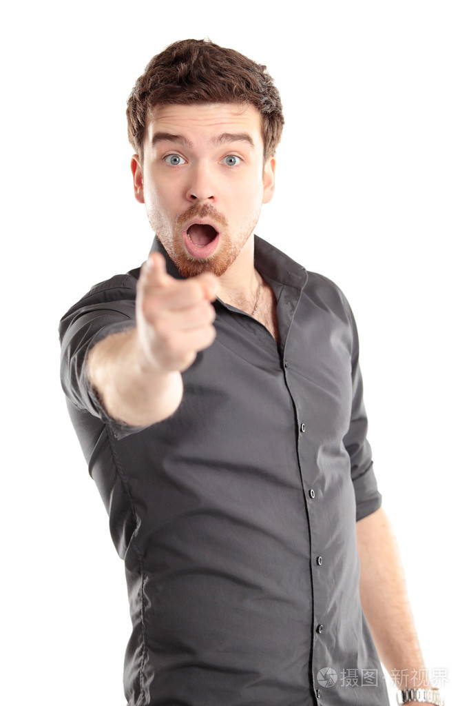 微笑的英俊男子指着你的画像