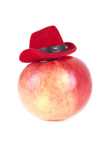 水果组成的苹果和红色帽子
