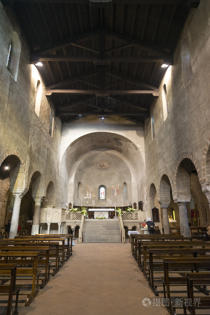 agliate布里安扎教堂内部