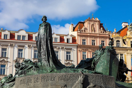 1月的雕像, 捷克布拉格老城广场