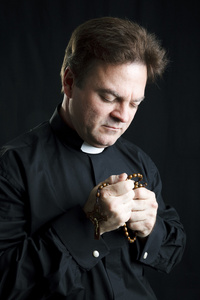 神父的祷告照片