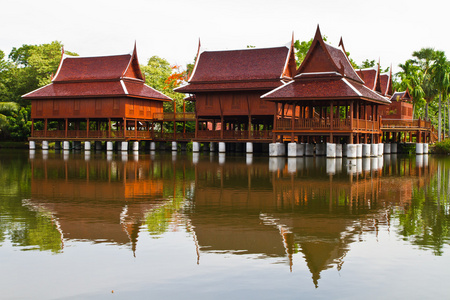 兰纳风格泰国蚊帐和床垫的风格经典的中葡建筑风格本店在禁令辛哈临