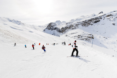 下坡滑雪在 paradiski 地区，法国