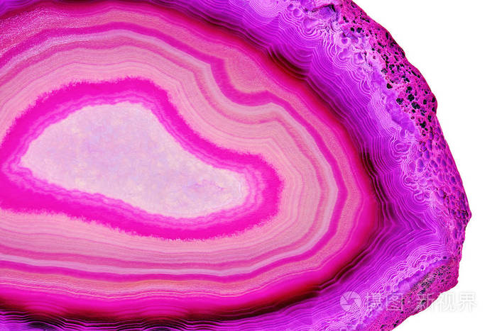 在白色背景查出的粉红色玛瑙水晶切割惊人的横截面 天然半透明玛瑙水晶表面 粉红色抽象结构切片矿物石头微距特写镜头照片 正版商用图片0bnehz 摄图新视界