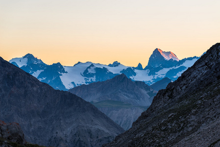 高山暮光之城