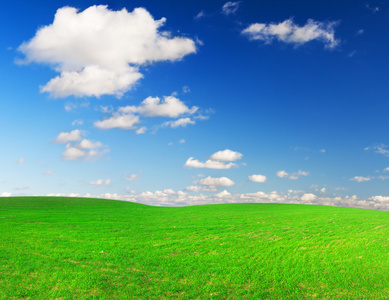 绿下蓝多云的天空惠特苏山图片