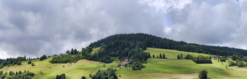 夏季高山全景