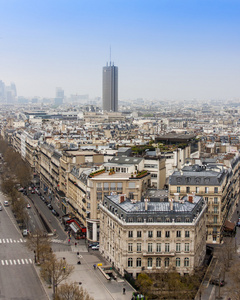 巴黎，法国，在 2011 年 3 月 26 日。从调查平台观凯旋门