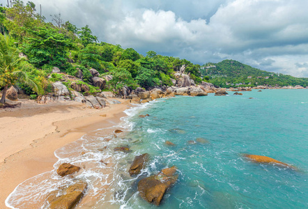 黎明在珊瑚湾海滩。苏梅岛，泰国