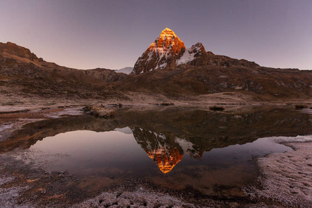 美丽的山川风景在科迪勒拉瓦