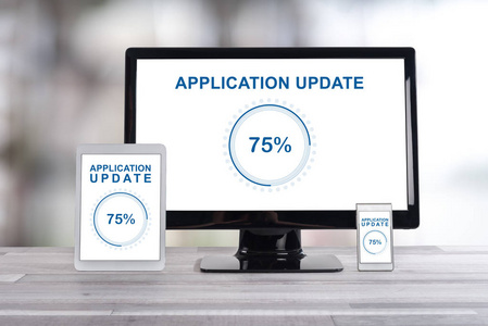 在不同设备上的应用程序更新概念