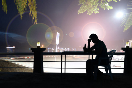 夜间酒吧图片