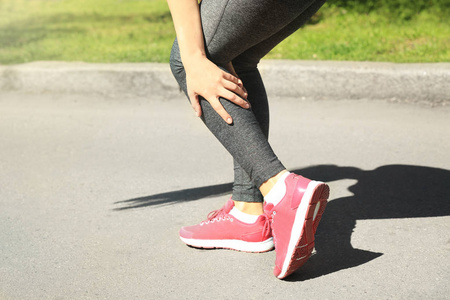 老奶奶腿痛图片