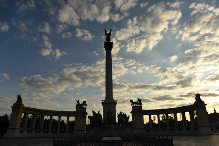 千年纪念碑在匈牙利首都布达佩斯的英雄广场