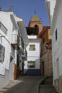 狭窄的街道在格拉纳达，安达卢西亚，Costa del Sol，西班牙