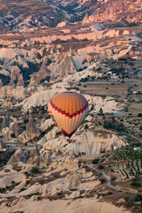 卡帕多细亚，turkey.the 最大旅游胜地卡帕多西亚，日出时气球飞行