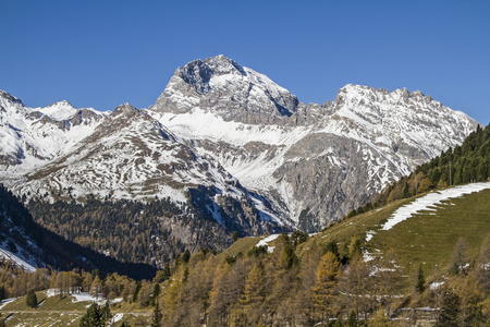 阿尔布拉山