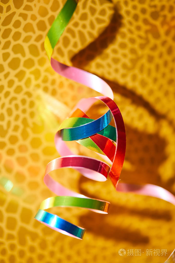 多彩的节日彩带