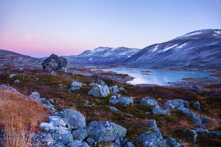 在国家旅游公路，挪威 Gamle Strynefjellsvegen 湖