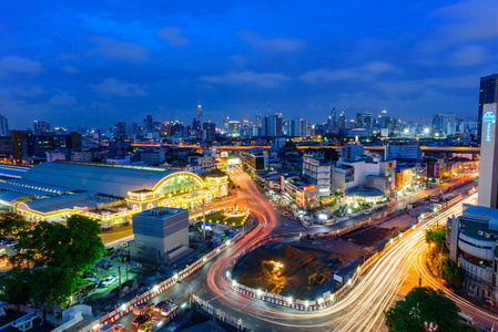 在晚上的时间中城市高风景