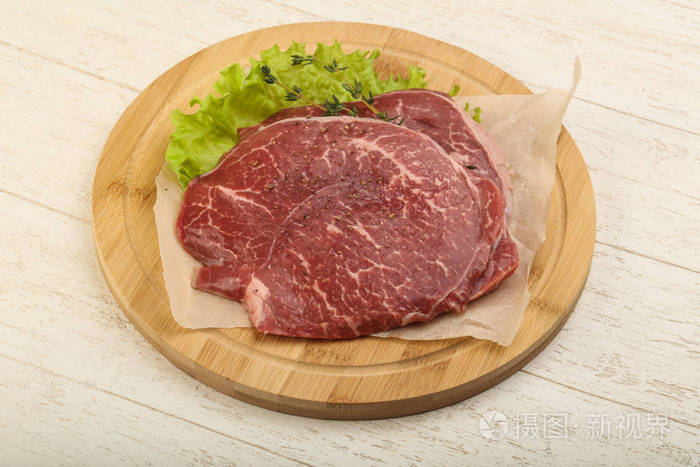 生牛肉炸肉排