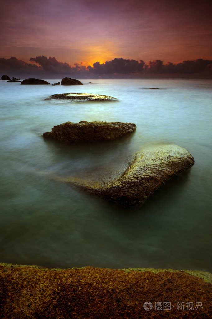 日出时的海景美丽的自然海景
