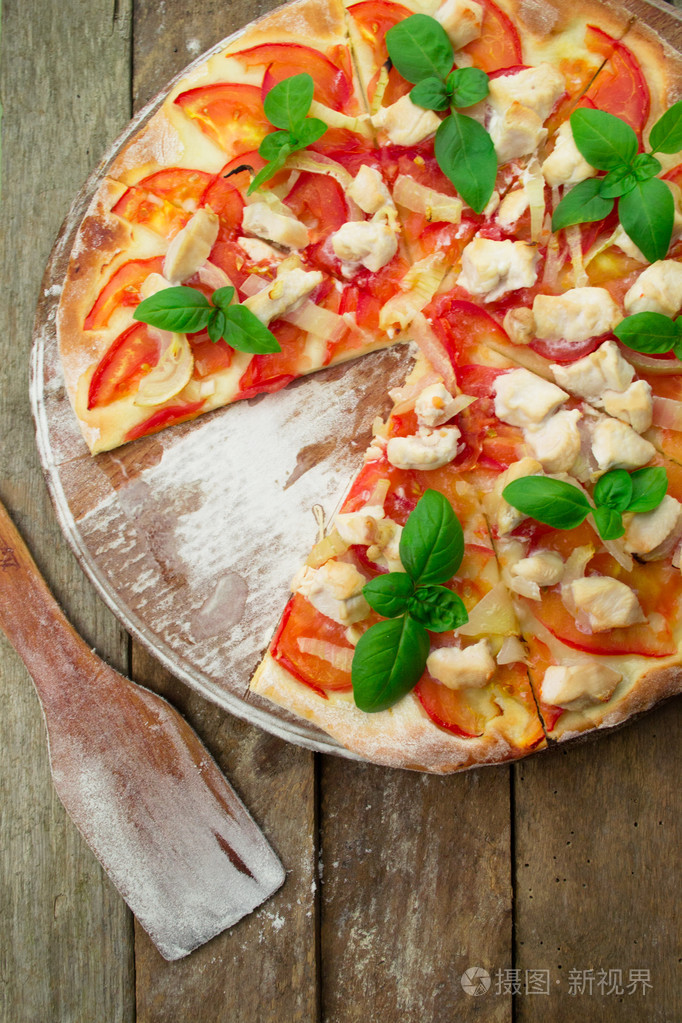 乡村比萨新鲜罗勒叶