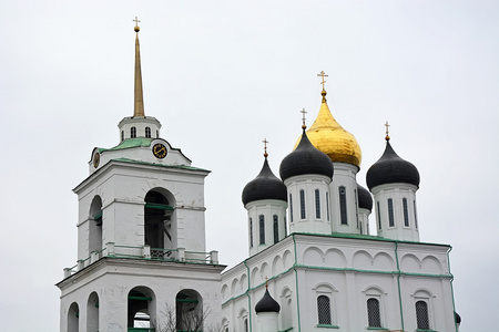 著名的圣三一大教堂在普斯科夫市