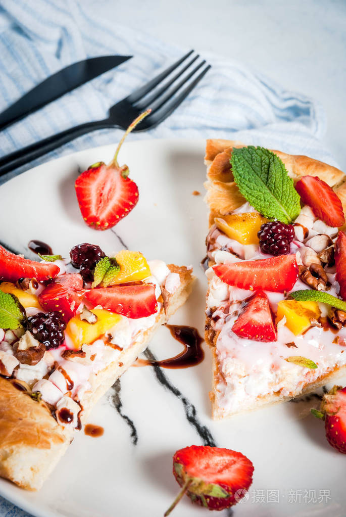 夏天的小吃水果比萨