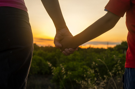 情人节牵手图片