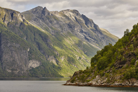 挪威峡湾景观。 海莱西尔特吉朗格巡航路线。 关于
