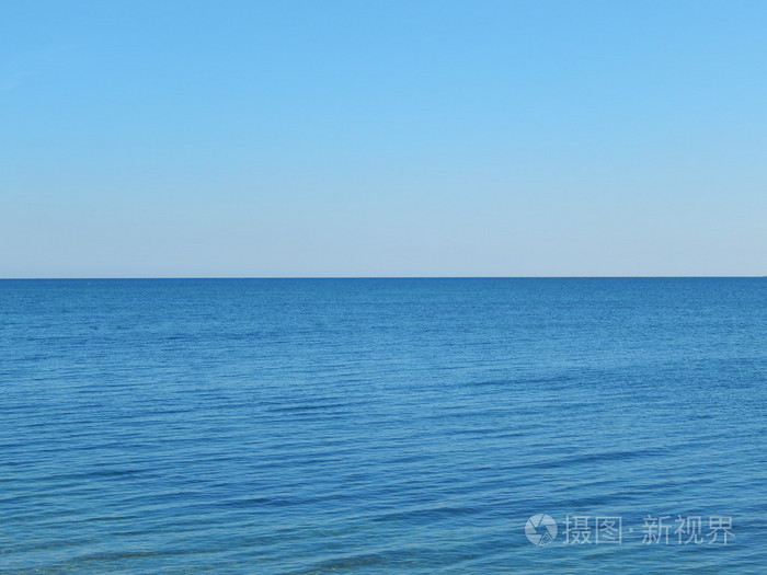 在西班牙的科斯塔布兰卡在地中海海平面照片-正版商用图片0buke6-摄图