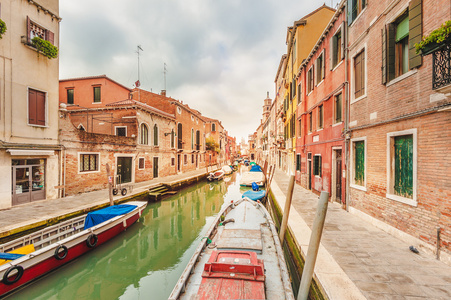 未知的地方和在威尼斯的运河