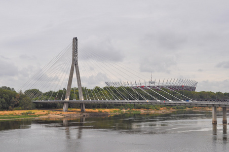 在华沙维斯杜拉河 Wisla 河桥