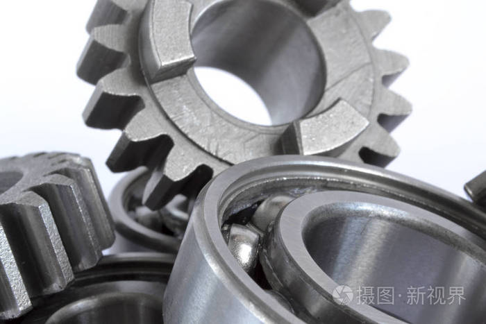 齿轮和轴承在白色的背景