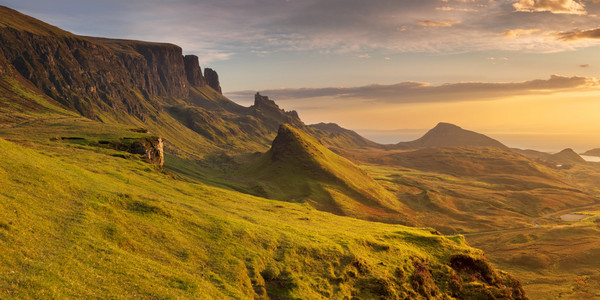 在 quiraing，斯凯岛的苏格兰的日出