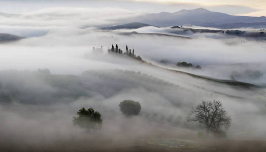 皮恩扎 意大利 9 月 2015 年 著名的托斯卡纳风景 sunri