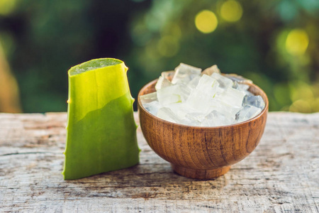 芦荟凝胶几乎在食品,医药和美容行业中的应用照片