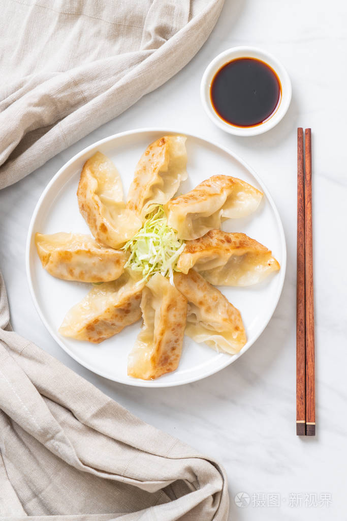 日本饺子或饺子小吃