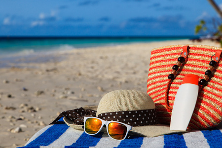 帽子 提包 热带海滩上的太阳眼镜