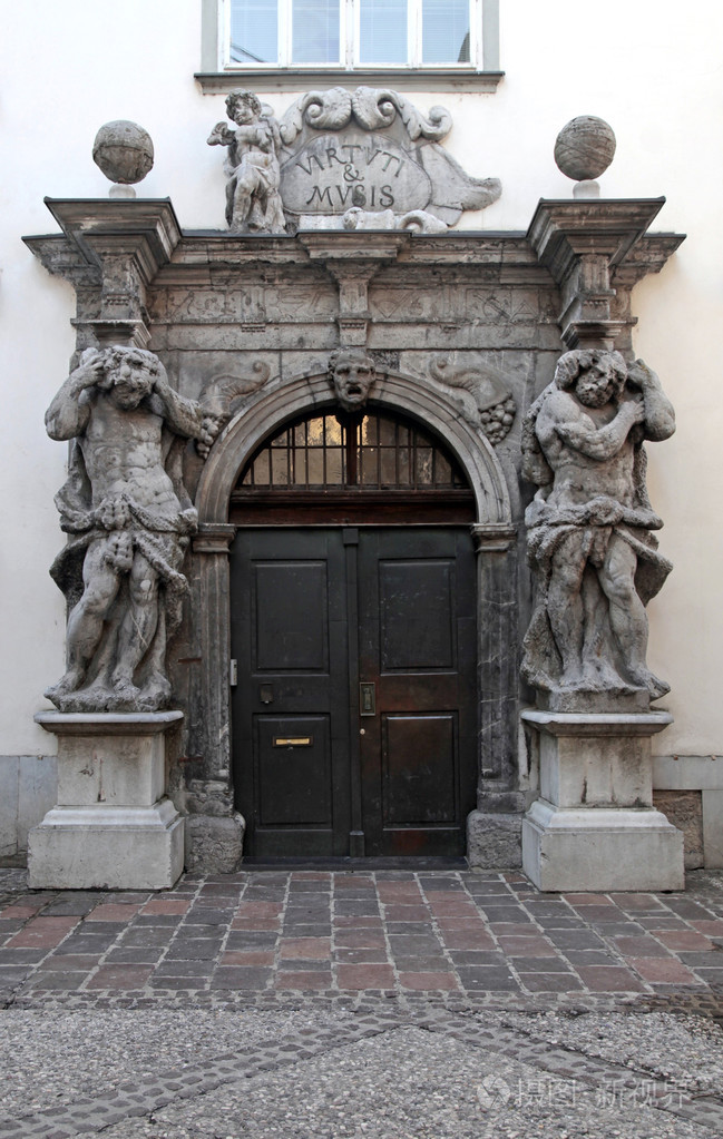 巴洛克式门与华丽的石门户,卢布尔雅那