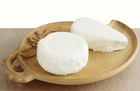 白盐水的奶酪图片
