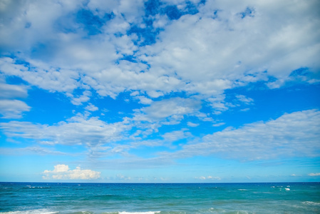 在海上的波浪